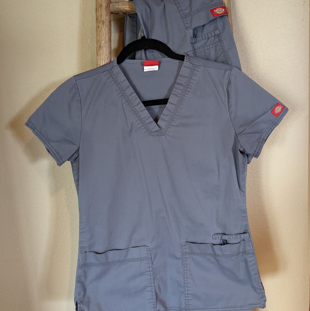 Women's Dickies Scrub Set